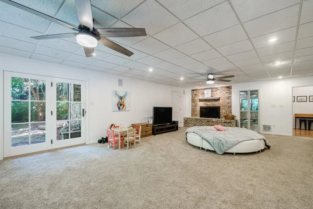 5099 Powers Ferry Road, Sandy Springs, Georgia 30327, 4 Bedrooms Bedrooms, ,3 BathroomsBathrooms,Residential,Sold,5099 Powers Ferry Road,7084004