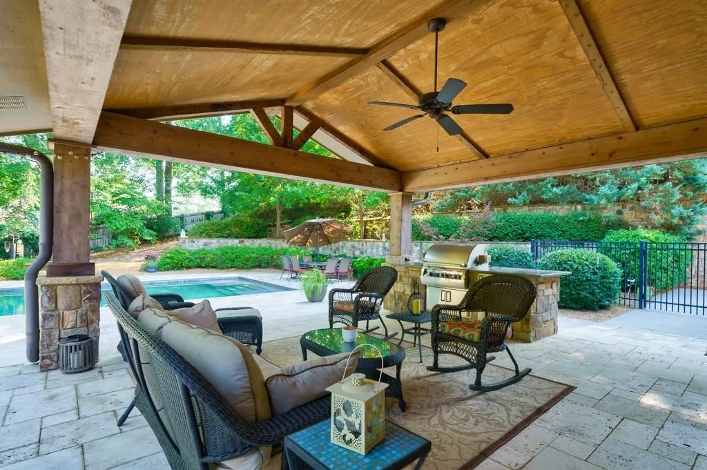 5099 Powers Ferry Road, Sandy Springs, Georgia 30327, 4 Bedrooms Bedrooms, ,3 BathroomsBathrooms,Residential,Sold,5099 Powers Ferry Road,7084004