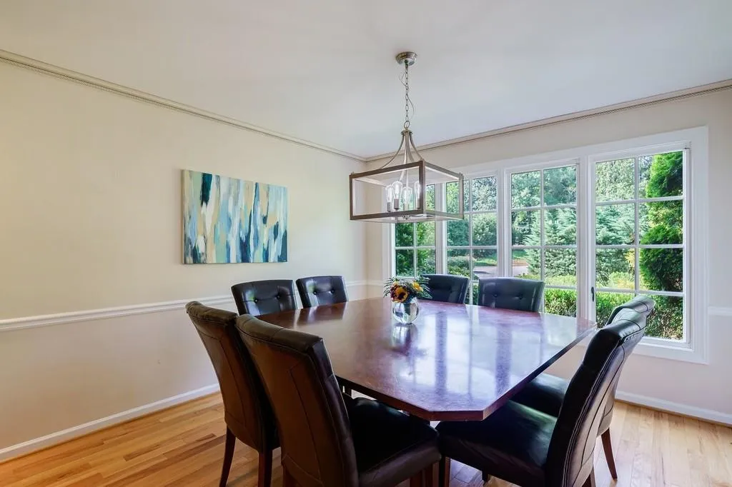 5099 Powers Ferry Road, Sandy Springs, Georgia 30327, 4 Bedrooms Bedrooms, ,3 BathroomsBathrooms,Residential,Sold,5099 Powers Ferry Road,7084004