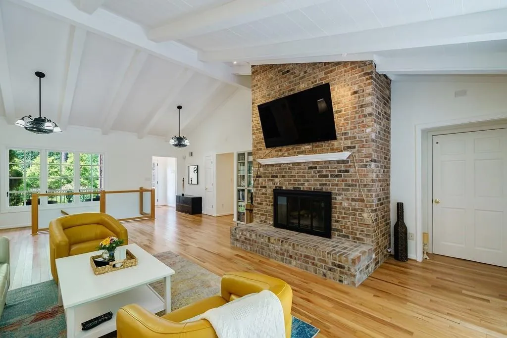 5099 Powers Ferry Road, Sandy Springs, Georgia 30327, 4 Bedrooms Bedrooms, ,3 BathroomsBathrooms,Residential,Sold,5099 Powers Ferry Road,7084004