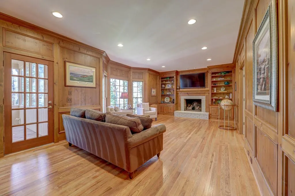2330 Kimbrough Court, Sandy Springs, Georgia 30350, 4 Bedrooms Bedrooms, ,4 BathroomsBathrooms,Residential,Sold,2330 Kimbrough Court,6687557