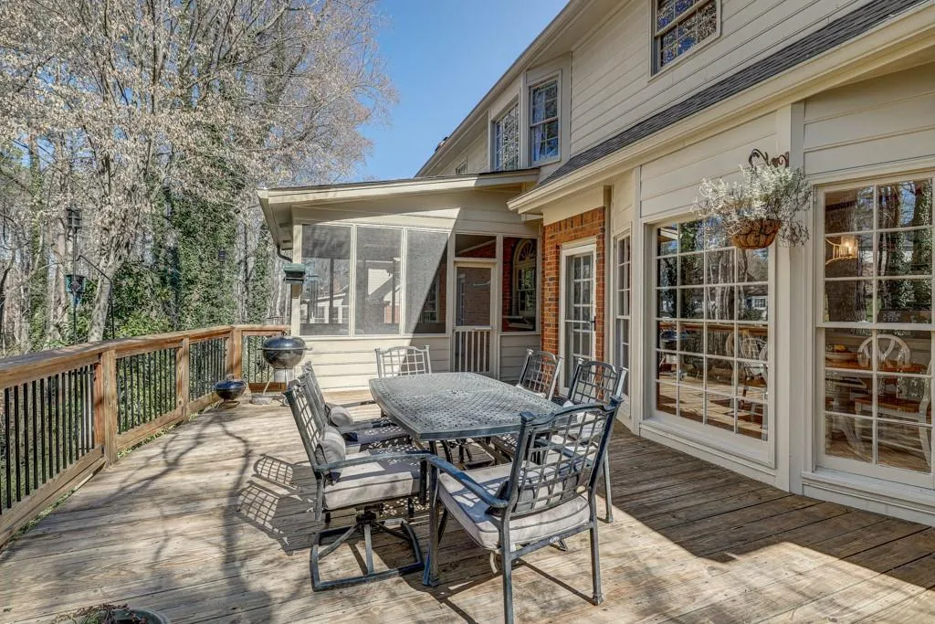 2330 Kimbrough Court, Sandy Springs, Georgia 30350, 4 Bedrooms Bedrooms, ,4 BathroomsBathrooms,Residential,Sold,2330 Kimbrough Court,6687557