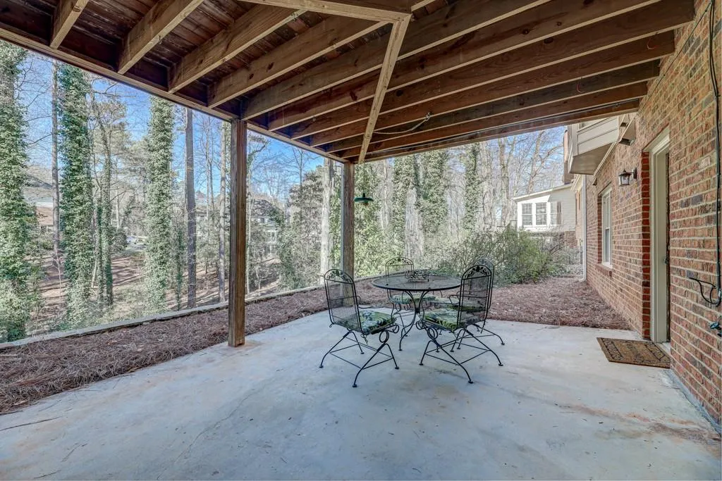 2330 Kimbrough Court, Sandy Springs, Georgia 30350, 4 Bedrooms Bedrooms, ,4 BathroomsBathrooms,Residential,Sold,2330 Kimbrough Court,6687557