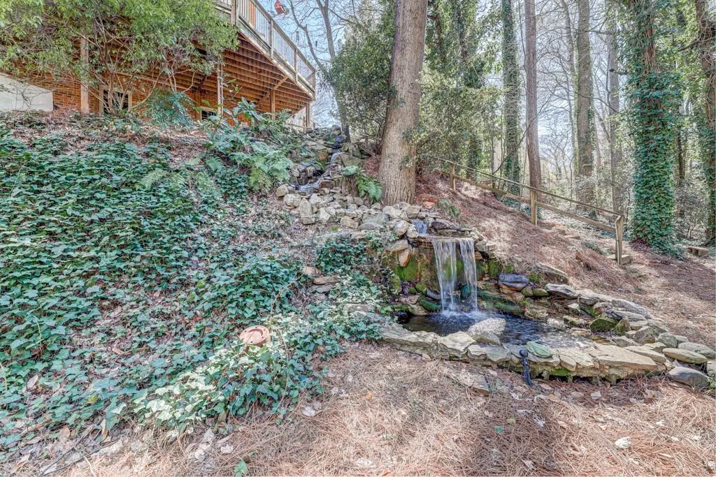 2330 Kimbrough Court, Sandy Springs, Georgia 30350, 4 Bedrooms Bedrooms, ,4 BathroomsBathrooms,Residential,Sold,2330 Kimbrough Court,6687557