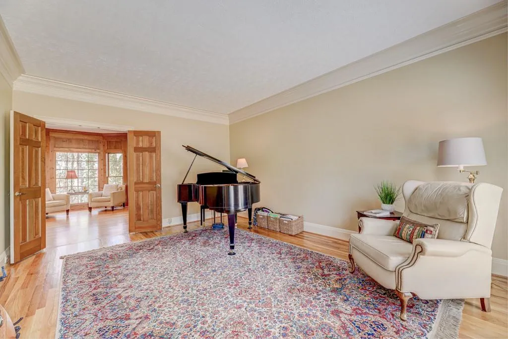 2330 Kimbrough Court, Sandy Springs, Georgia 30350, 4 Bedrooms Bedrooms, ,4 BathroomsBathrooms,Residential,Sold,2330 Kimbrough Court,6687557