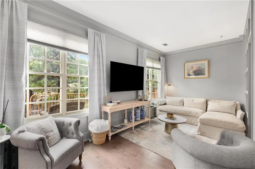 1055 Piedmont Avenue Ne Unit 106, Atlanta, Georgia 30309, 1 Bedroom Bedrooms, ,1 BathroomBathrooms,Residential,For Sale,1055 Piedmont Avenue Ne Unit 106,7597677