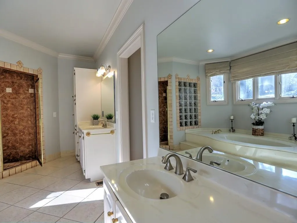 245 Gold Creek Court, Sandy Springs, Georgia 30350, 5 Bedrooms Bedrooms, ,5 BathroomsBathrooms,Residential,Sold,245 Gold Creek Court,6655693