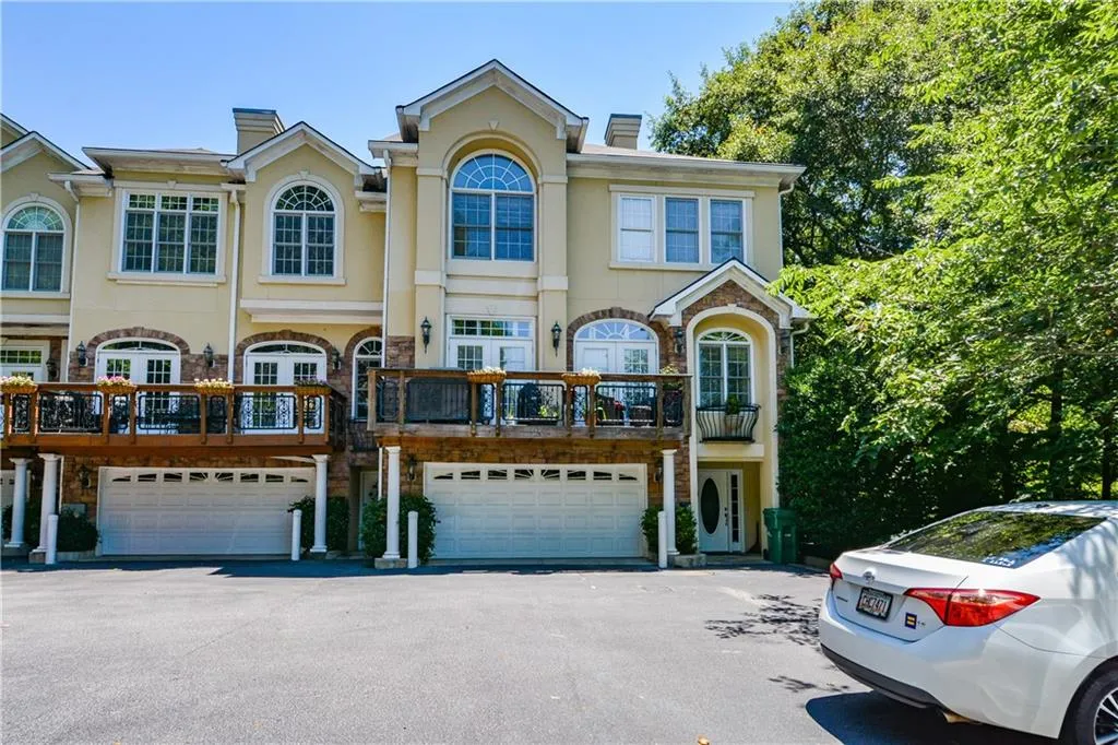 331 Carpenter Drive Unit 5, Atlanta, Georgia 30328, 2 Bedrooms Bedrooms, ,2 BathroomsBathrooms,Residential,Sold,331 Carpenter Drive Unit 5,6899671