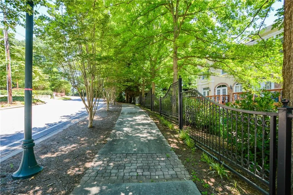 331 Carpenter Drive Unit 5, Atlanta, Georgia 30328, 2 Bedrooms Bedrooms, ,2 BathroomsBathrooms,Residential,Sold,331 Carpenter Drive Unit 5,6899671