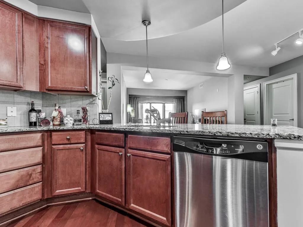 200 River Vista Drive Unit 525, Atlanta, Georgia 30339, 2 Bedrooms Bedrooms, ,2 BathroomsBathrooms,Residential,Sold,200 River Vista Drive Unit 525,6854365