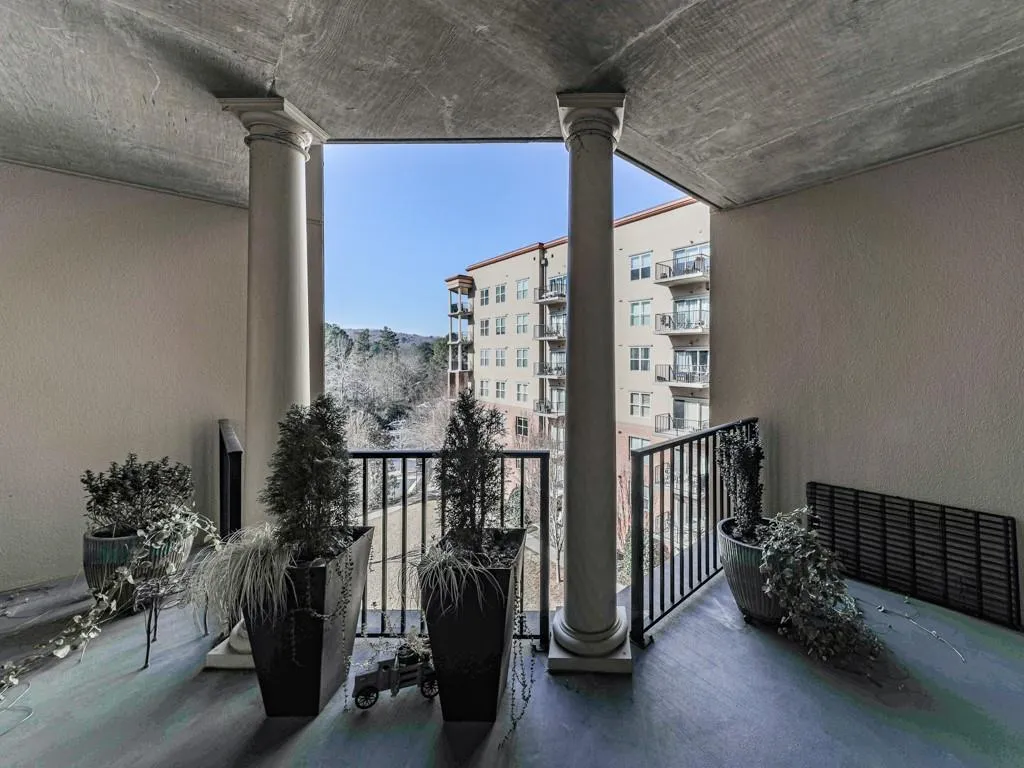 200 River Vista Drive Unit 525, Atlanta, Georgia 30339, 2 Bedrooms Bedrooms, ,2 BathroomsBathrooms,Residential,Sold,200 River Vista Drive Unit 525,6854365