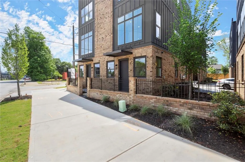 1122 W Marietta Street Nw, Atlanta, Georgia 30318, 2 Bedrooms Bedrooms, ,2 BathroomsBathrooms,Residential,For Sale,1122 W Marietta Street Nw,7625336
