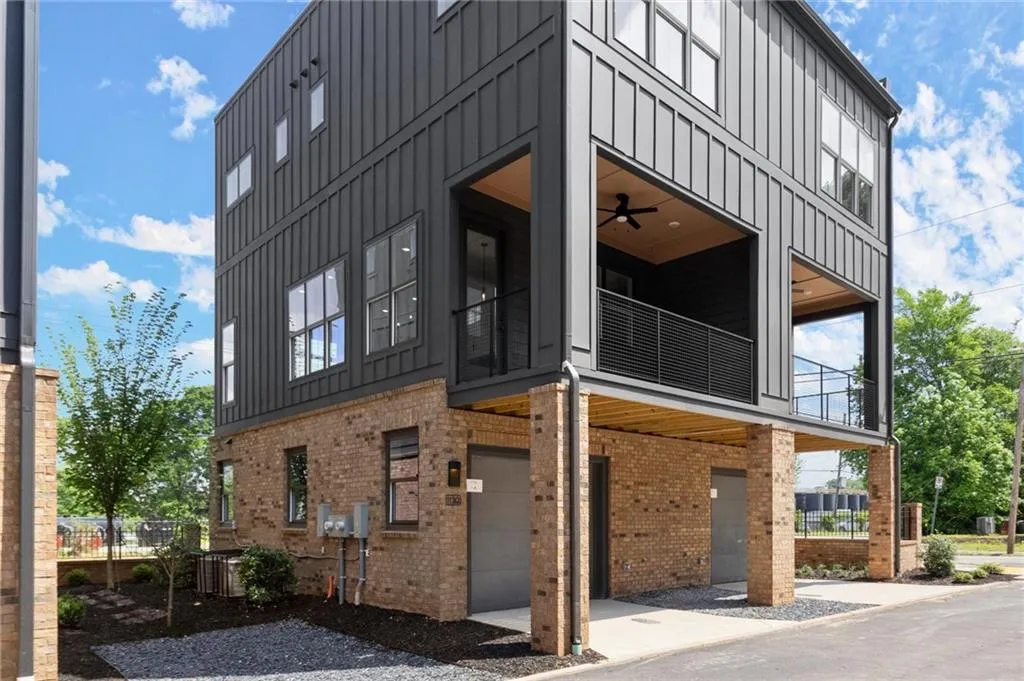 1122 W Marietta Street Nw, Atlanta, Georgia 30318, 2 Bedrooms Bedrooms, ,2 BathroomsBathrooms,Residential,For Sale,1122 W Marietta Street Nw,7625336