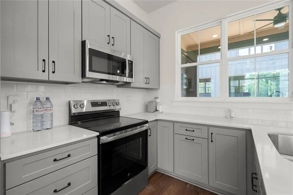 1122 W Marietta Street Nw, Atlanta, Georgia 30318, 2 Bedrooms Bedrooms, ,2 BathroomsBathrooms,Residential,For Sale,1122 W Marietta Street Nw,7625336