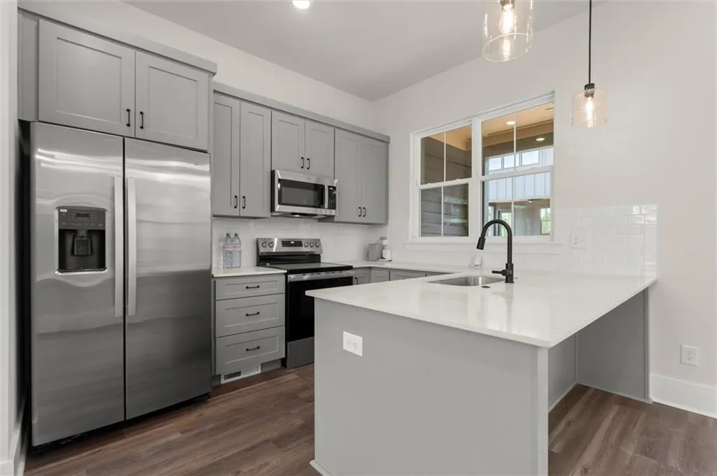 1122 W Marietta Street Nw, Atlanta, Georgia 30318, 2 Bedrooms Bedrooms, ,2 BathroomsBathrooms,Residential,For Sale,1122 W Marietta Street Nw,7625336