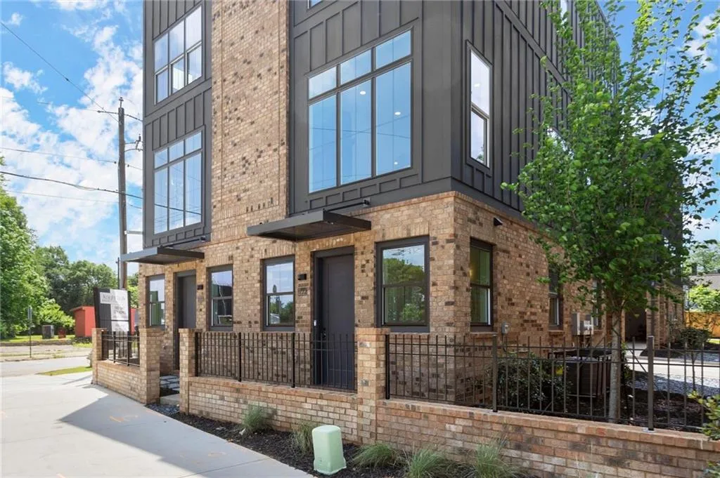 1122 W Marietta Street Nw, Atlanta, Georgia 30318, 2 Bedrooms Bedrooms, ,2 BathroomsBathrooms,Residential,For Sale,1122 W Marietta Street Nw,7625336