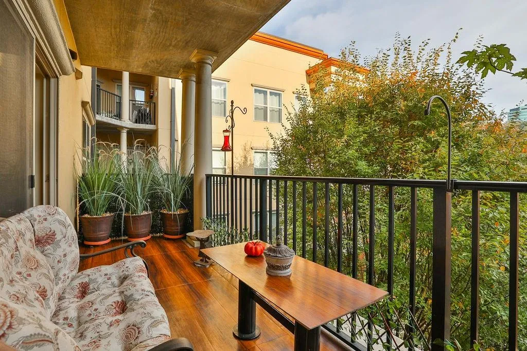 200 River Vista Drive Unit 611, Atlanta, Georgia 30339, 1 Bedroom Bedrooms, ,1 BathroomBathrooms,Residential,Sold,200 River Vista Drive Unit 611,7142545