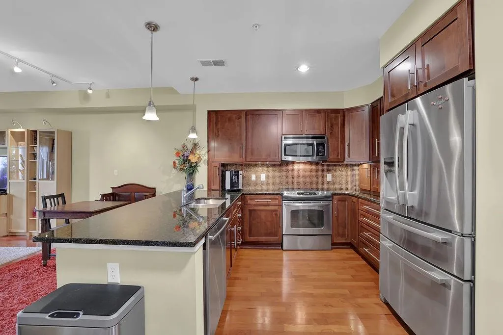 200 River Vista Drive Unit 611, Atlanta, Georgia 30339, 1 Bedroom Bedrooms, ,1 BathroomBathrooms,Residential,Sold,200 River Vista Drive Unit 611,7142545