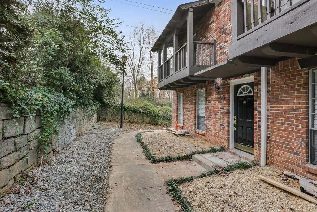 7200 Lancaster Loop, Atlanta, Georgia 30328, 4 Bedrooms Bedrooms, ,3 BathroomsBathrooms,Residential,Sold,7200 Lancaster Loop,6113718