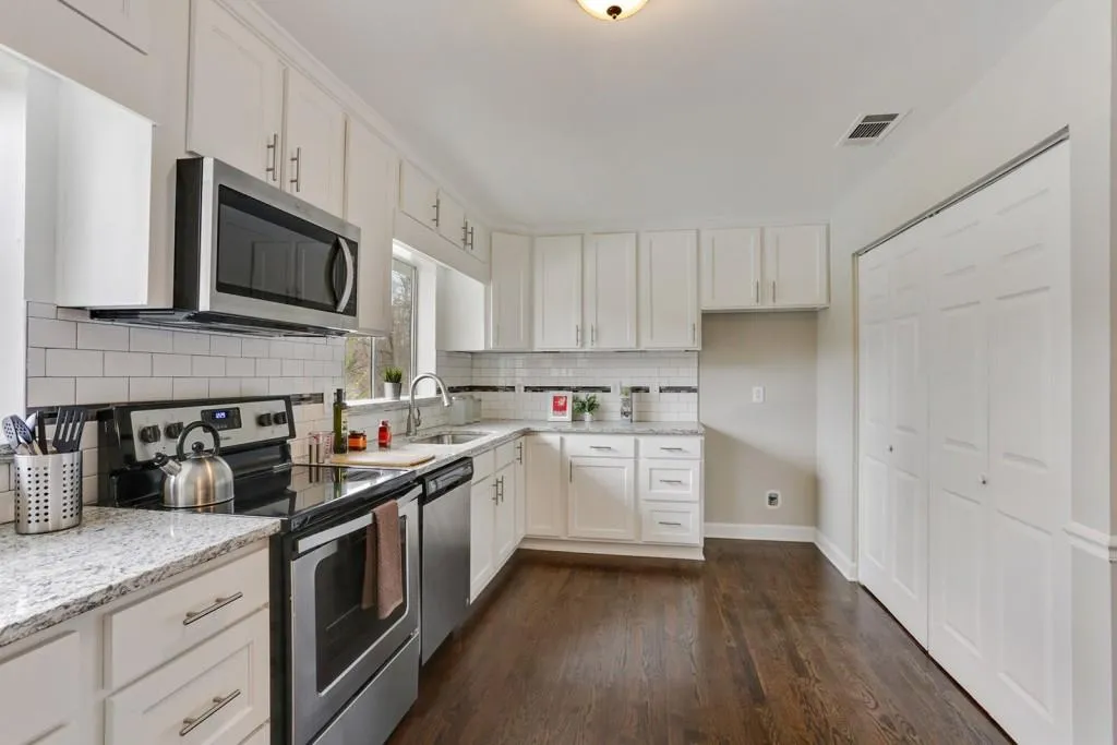 7200 Lancaster Loop, Atlanta, Georgia 30328, 4 Bedrooms Bedrooms, ,3 BathroomsBathrooms,Residential,Sold,7200 Lancaster Loop,6113718