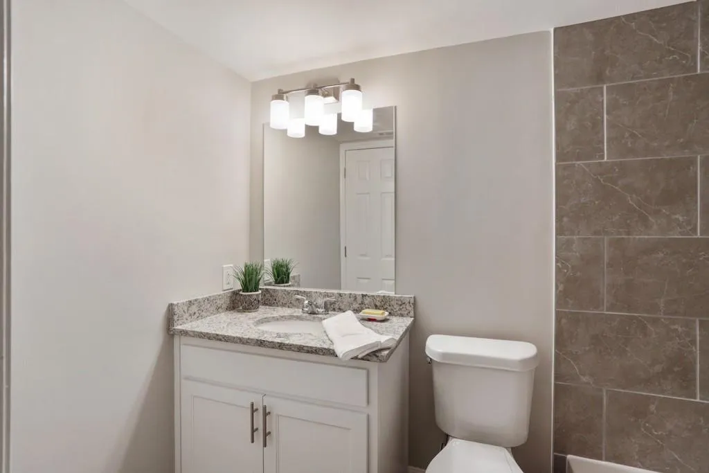 7200 Lancaster Loop, Atlanta, Georgia 30328, 4 Bedrooms Bedrooms, ,3 BathroomsBathrooms,Residential,Sold,7200 Lancaster Loop,6113718