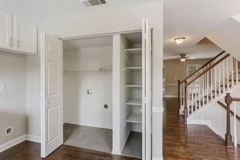 7200 Lancaster Loop, Atlanta, Georgia 30328, 4 Bedrooms Bedrooms, ,3 BathroomsBathrooms,Residential,Sold,7200 Lancaster Loop,6113718