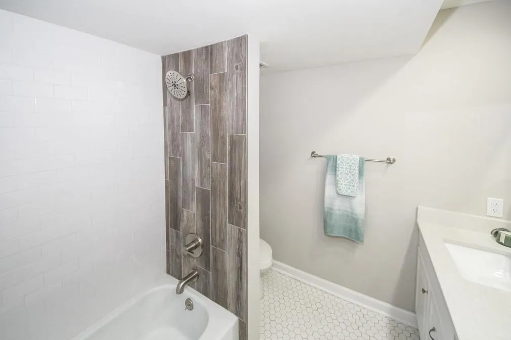 6851 Roswell Road Unit E-1, Sandy Springs, Georgia 30328, 3 Bedrooms Bedrooms, ,2 BathroomsBathrooms,Residential,Sold,6851 Roswell Road Unit E-1,6062648