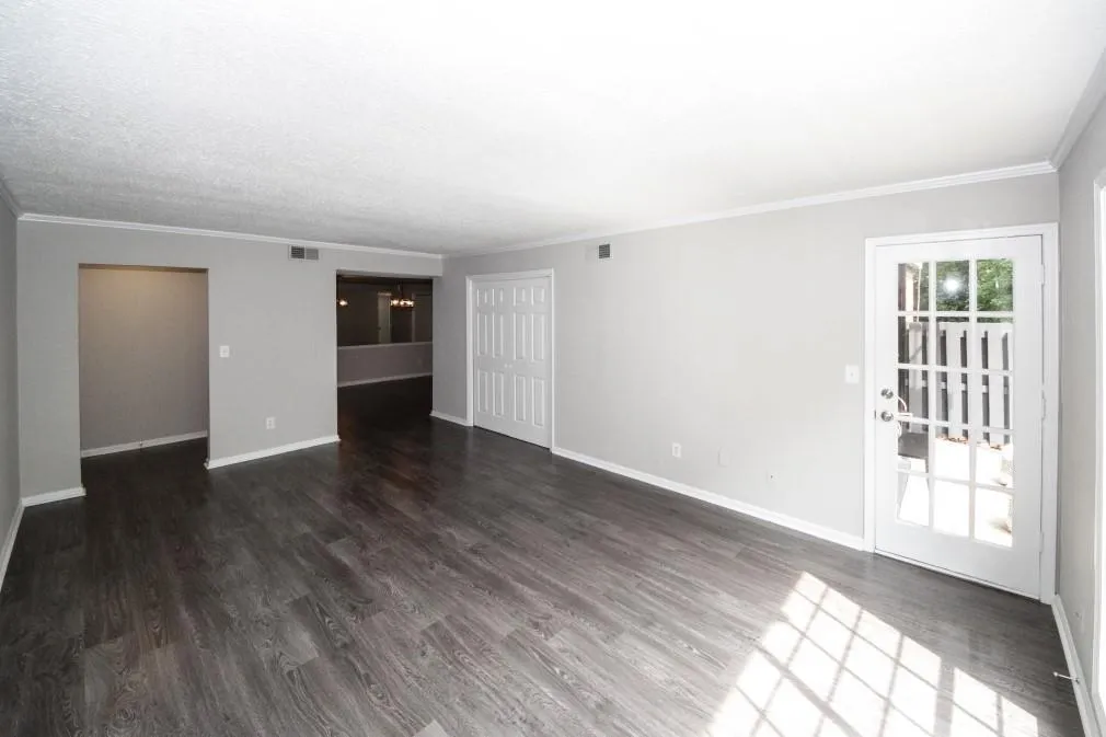 6851 Roswell Road Unit E-1, Sandy Springs, Georgia 30328, 3 Bedrooms Bedrooms, ,2 BathroomsBathrooms,Residential,Sold,6851 Roswell Road Unit E-1,6062648
