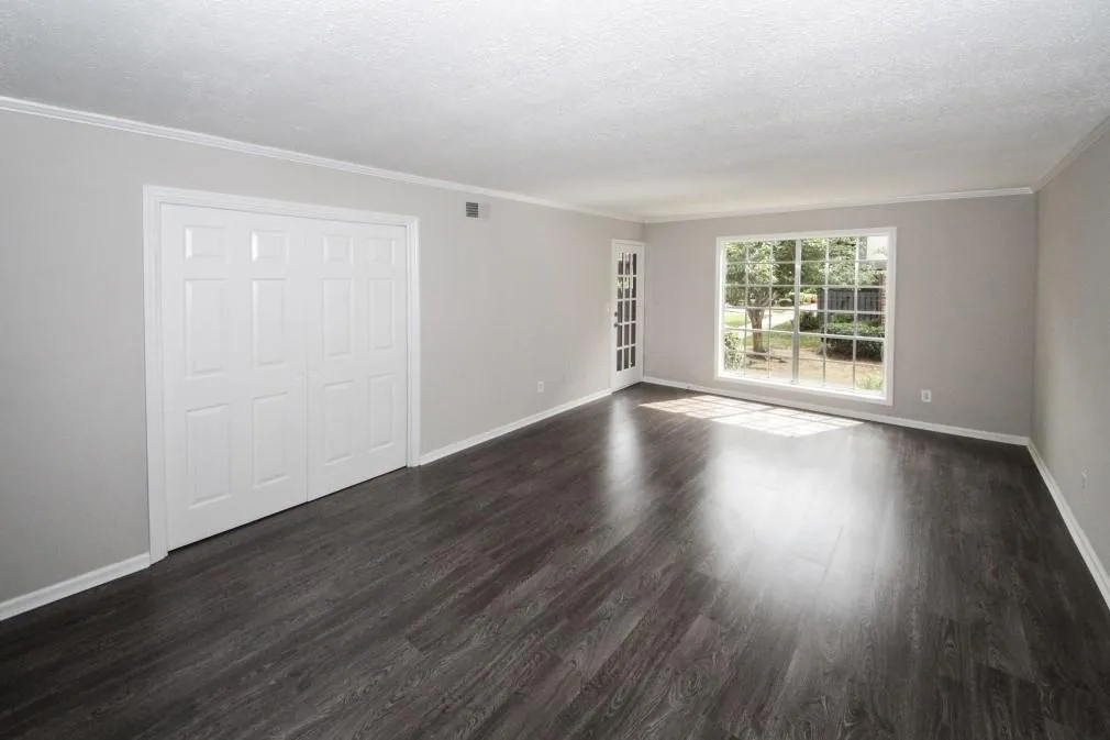 6851 Roswell Road Unit E-1, Sandy Springs, Georgia 30328, 3 Bedrooms Bedrooms, ,2 BathroomsBathrooms,Residential,Sold,6851 Roswell Road Unit E-1,6062648