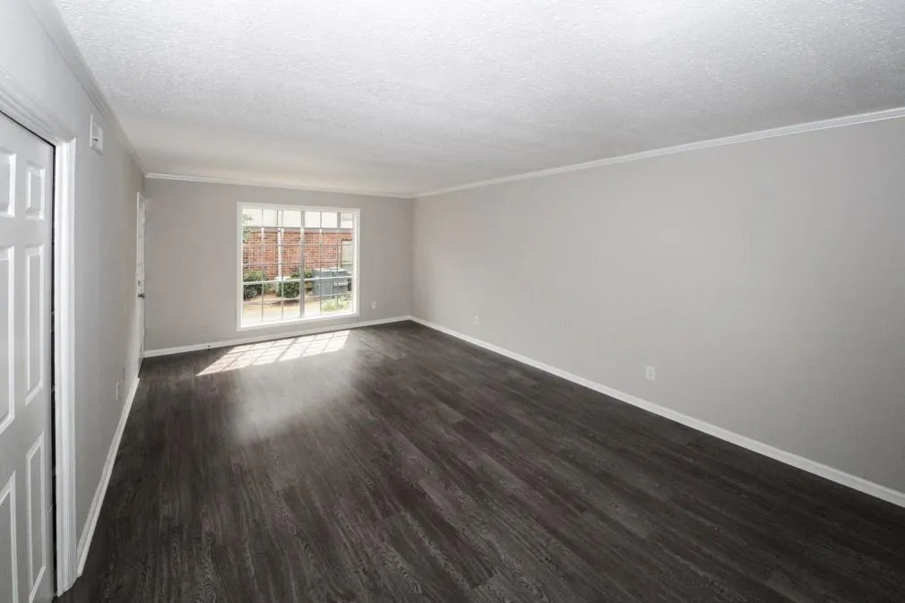 6851 Roswell Road Unit E-1, Sandy Springs, Georgia 30328, 3 Bedrooms Bedrooms, ,2 BathroomsBathrooms,Residential,Sold,6851 Roswell Road Unit E-1,6062648