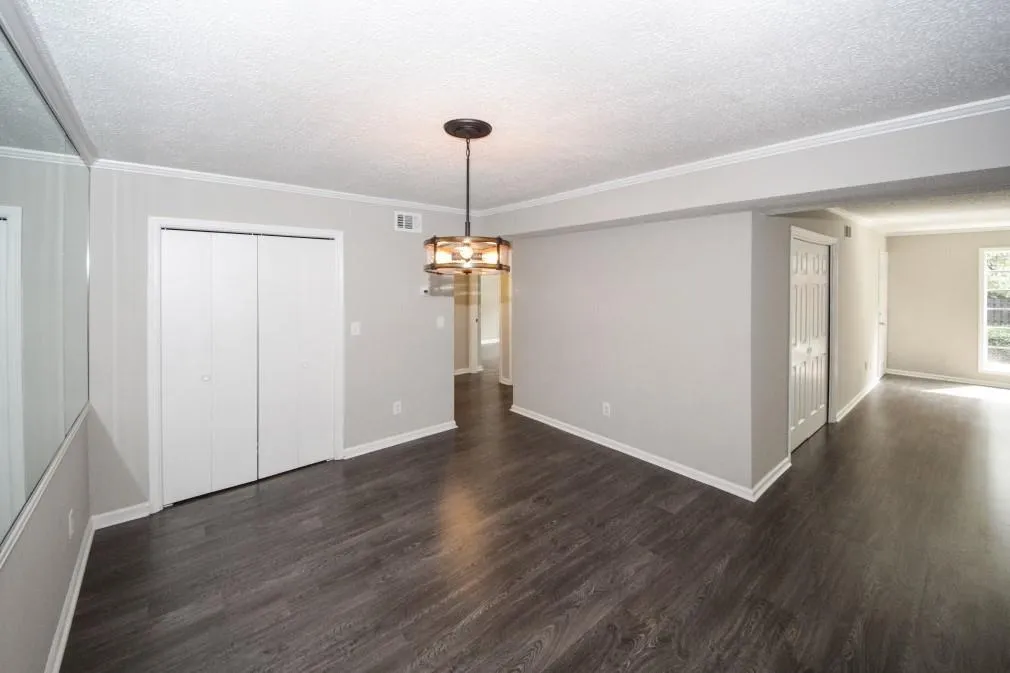 6851 Roswell Road Unit E-1, Sandy Springs, Georgia 30328, 3 Bedrooms Bedrooms, ,2 BathroomsBathrooms,Residential,Sold,6851 Roswell Road Unit E-1,6062648
