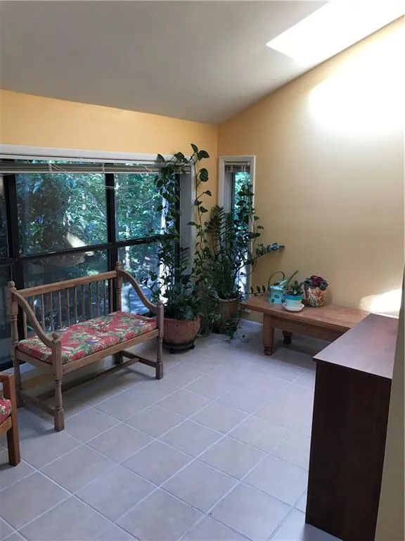 5137 Roswell Road Unit 10, Sandy Springs, Georgia 30342, 2 Bedrooms Bedrooms, ,2 BathroomsBathrooms,Residential,Sold,5137 Roswell Road Unit 10,5871180