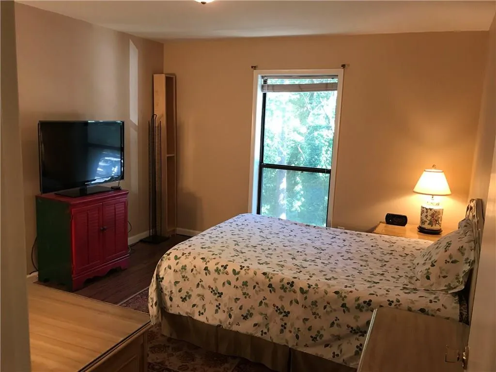 5137 Roswell Road Unit 10, Sandy Springs, Georgia 30342, 2 Bedrooms Bedrooms, ,2 BathroomsBathrooms,Residential,Sold,5137 Roswell Road Unit 10,5871180