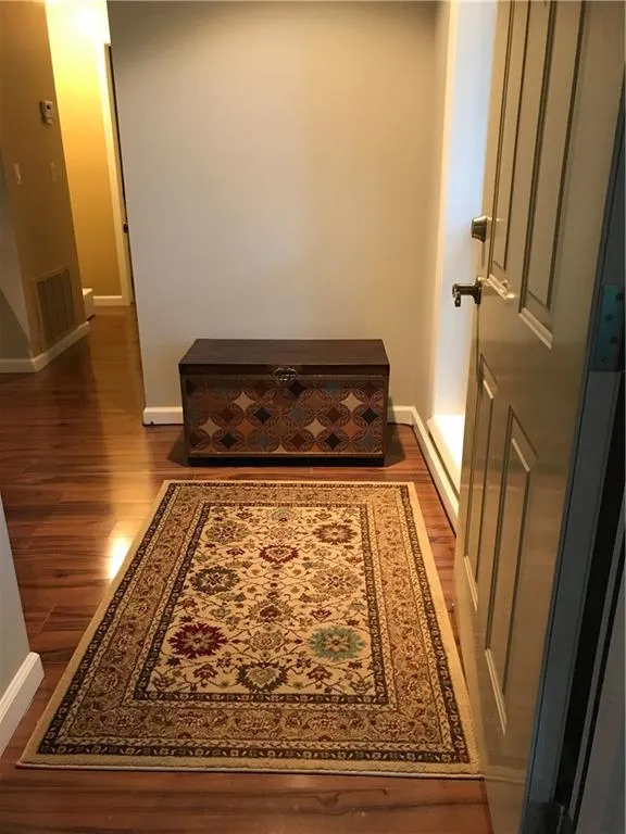 5137 Roswell Road Unit 10, Sandy Springs, Georgia 30342, 2 Bedrooms Bedrooms, ,2 BathroomsBathrooms,Residential,Sold,5137 Roswell Road Unit 10,5871180