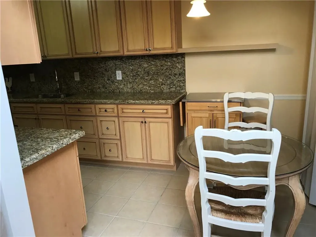 5137 Roswell Road Unit 10, Sandy Springs, Georgia 30342, 2 Bedrooms Bedrooms, ,2 BathroomsBathrooms,Residential,Sold,5137 Roswell Road Unit 10,5871180