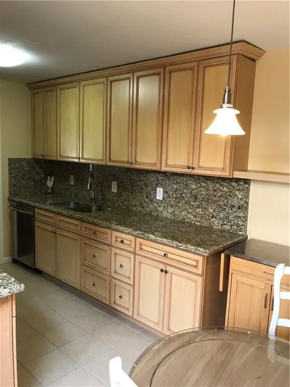 5137 Roswell Road Unit 10, Sandy Springs, Georgia 30342, 2 Bedrooms Bedrooms, ,2 BathroomsBathrooms,Residential,Sold,5137 Roswell Road Unit 10,5871180