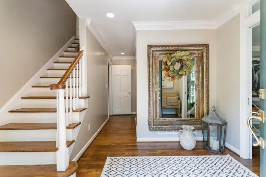 1634 Huntingdon Trail, Sandy Springs, Georgia 30350, 4 Bedrooms Bedrooms, ,3 BathroomsBathrooms,Residential,Sold,1634 Huntingdon Trail,7039626