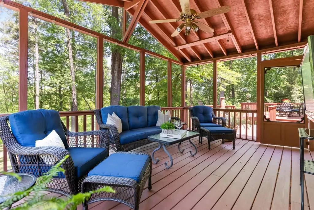 1634 Huntingdon Trail, Sandy Springs, Georgia 30350, 4 Bedrooms Bedrooms, ,3 BathroomsBathrooms,Residential,Sold,1634 Huntingdon Trail,7039626