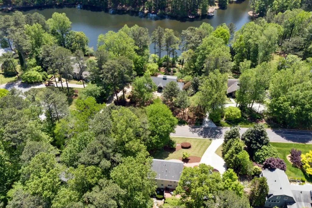 1634 Huntingdon Trail, Sandy Springs, Georgia 30350, 4 Bedrooms Bedrooms, ,3 BathroomsBathrooms,Residential,Sold,1634 Huntingdon Trail,7039626
