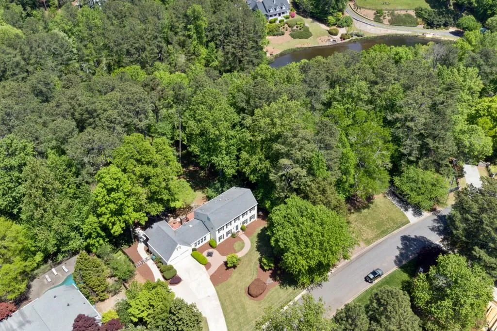 1634 Huntingdon Trail, Sandy Springs, Georgia 30350, 4 Bedrooms Bedrooms, ,3 BathroomsBathrooms,Residential,Sold,1634 Huntingdon Trail,7039626