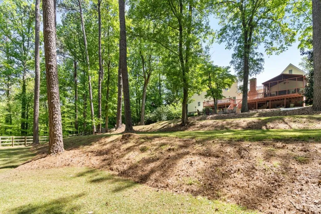 1634 Huntingdon Trail, Sandy Springs, Georgia 30350, 4 Bedrooms Bedrooms, ,3 BathroomsBathrooms,Residential,Sold,1634 Huntingdon Trail,7039626
