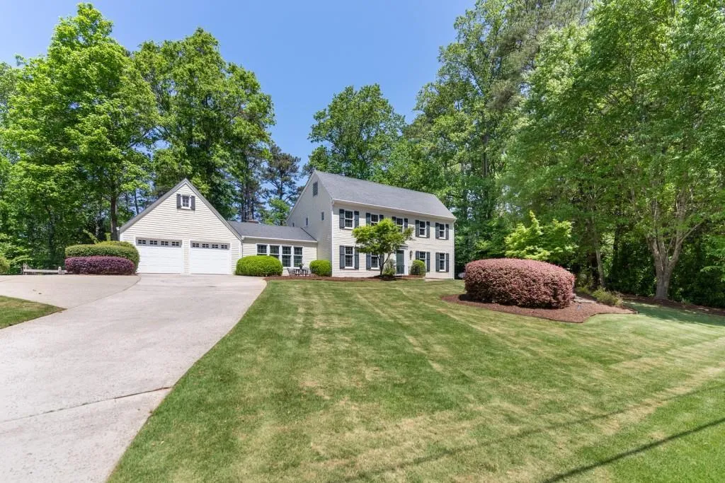 1634 Huntingdon Trail, Sandy Springs, Georgia 30350, 4 Bedrooms Bedrooms, ,3 BathroomsBathrooms,Residential,Sold,1634 Huntingdon Trail,7039626
