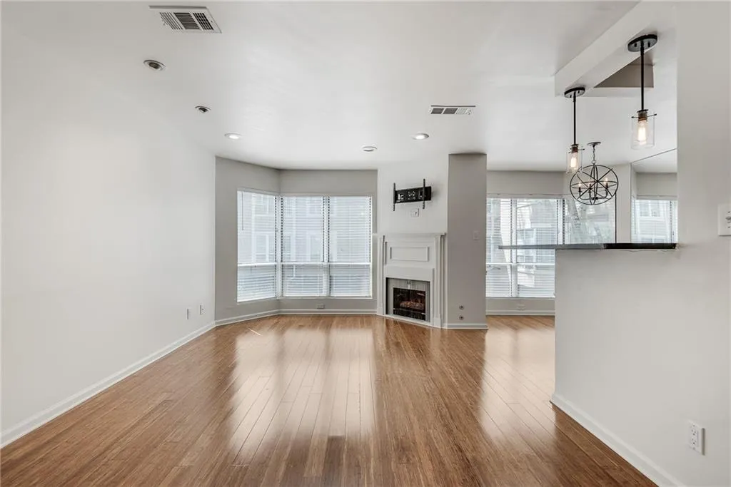 244 13th Street Ne Unit 118, Atlanta, Georgia 30309, 1 Bedroom Bedrooms, ,1 BathroomBathrooms,Residential,For Sale,244 13th Street Ne Unit 118,7667624