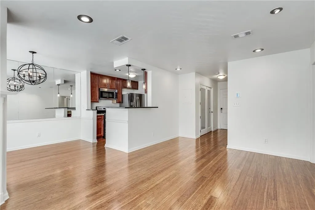 244 13th Street Ne Unit 118, Atlanta, Georgia 30309, 1 Bedroom Bedrooms, ,1 BathroomBathrooms,Residential,For Sale,244 13th Street Ne Unit 118,7667624