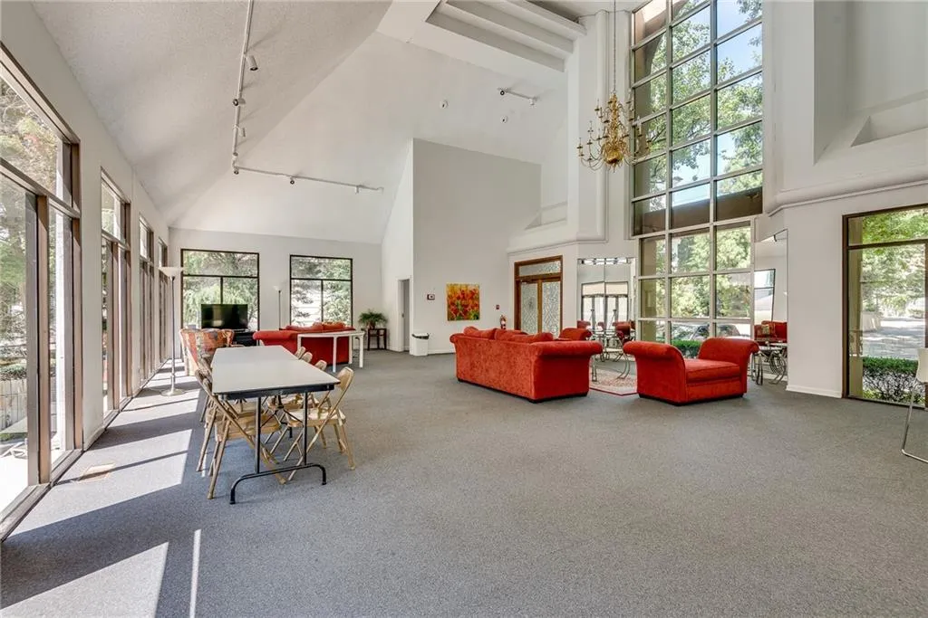 244 13th Street Ne Unit 118, Atlanta, Georgia 30309, 1 Bedroom Bedrooms, ,1 BathroomBathrooms,Residential,For Sale,244 13th Street Ne Unit 118,7667624
