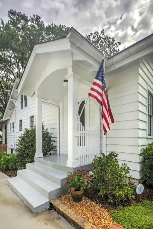 242 E Wesley Road Ne, Atlanta, Georgia 30305, 3 Bedrooms Bedrooms, ,2 BathroomsBathrooms,Residential,Sold,242 E Wesley Road Ne,5858213