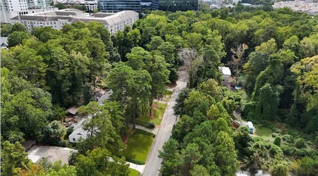 3604 N Stratford Road Ne, Atlanta, Georgia 30342, 4 Bedrooms Bedrooms, ,2 BathroomsBathrooms,Residential,For Sale,3604 N Stratford Road Ne,7673416