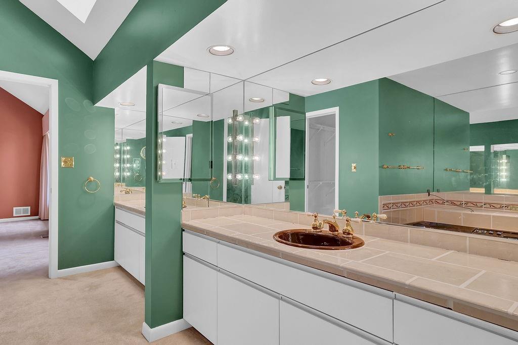 5025 Spruce Bluff Drive, Sandy Springs, Georgia 30350, 4 Bedrooms Bedrooms, ,4 BathroomsBathrooms,Residential,Sold,5025 Spruce Bluff Drive,7295967