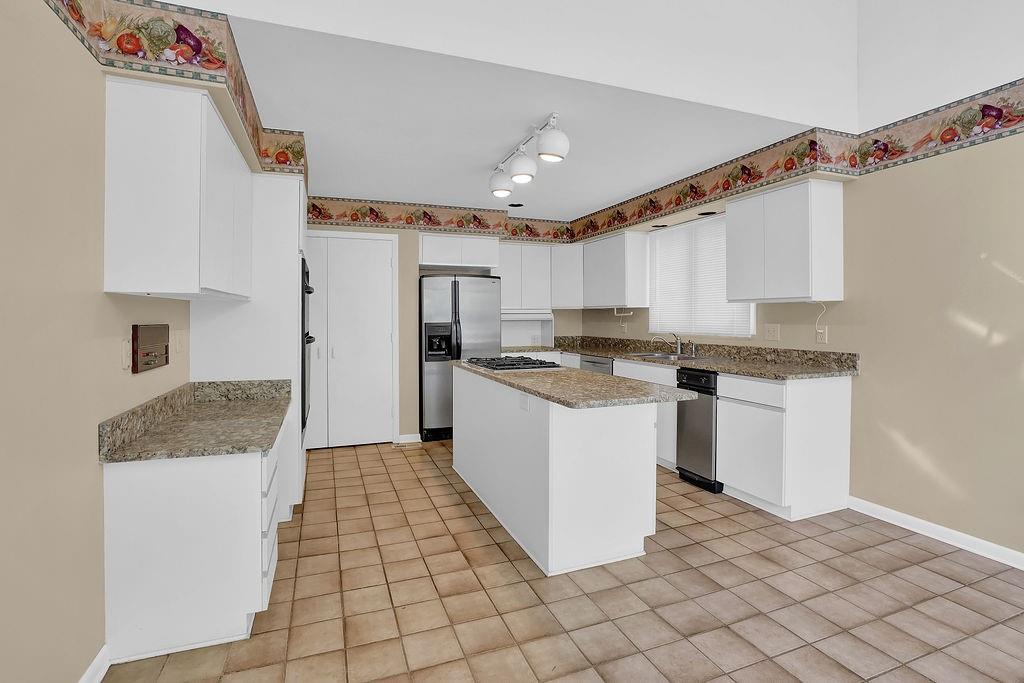 5025 Spruce Bluff Drive, Sandy Springs, Georgia 30350, 4 Bedrooms Bedrooms, ,4 BathroomsBathrooms,Residential,Sold,5025 Spruce Bluff Drive,7295967