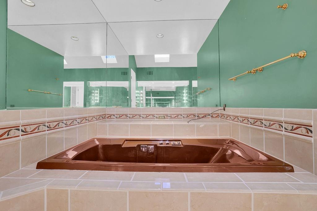 5025 Spruce Bluff Drive, Sandy Springs, Georgia 30350, 4 Bedrooms Bedrooms, ,4 BathroomsBathrooms,Residential,Sold,5025 Spruce Bluff Drive,7295967